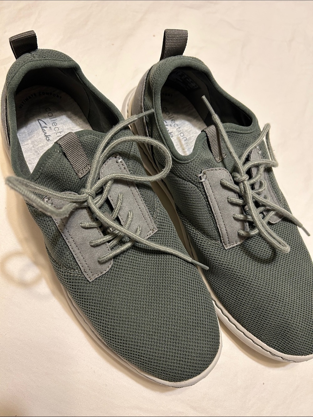 Clarks Men's Green Mesh Lace-Up Sneakers